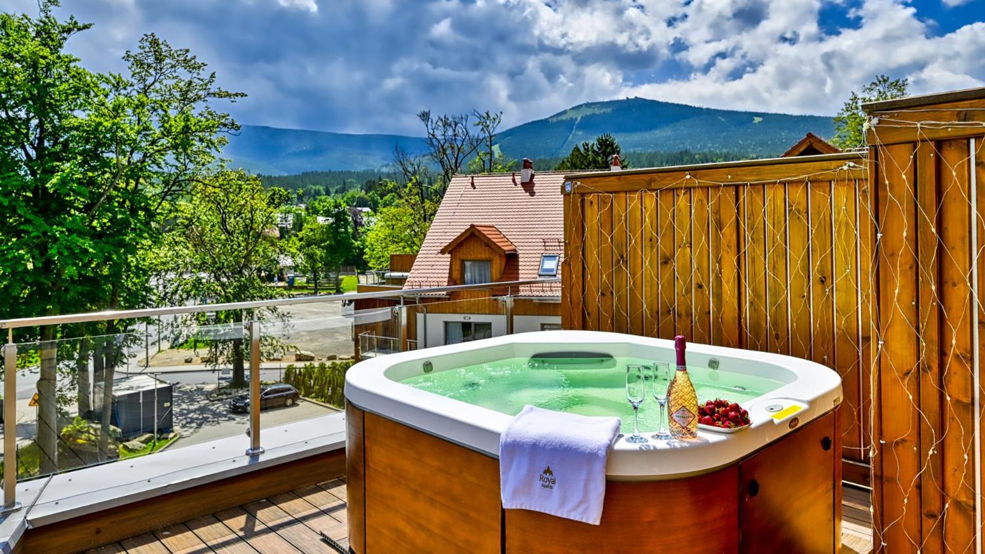 Royal Prestige Collection Z Prywatnym Jacuzzi - Stone Hill Resort Z Basenem I Saunami Szklarska Poreba Bagian luar foto